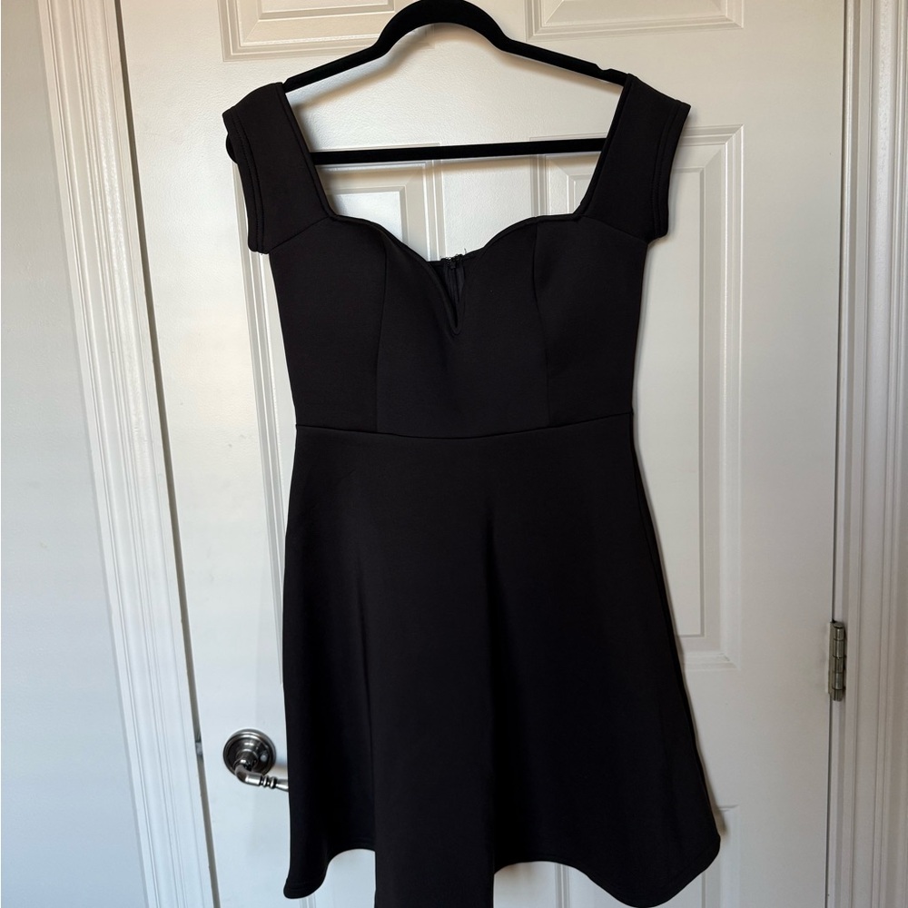 True Decadence Bardot Élégant off shoulder black mini dress